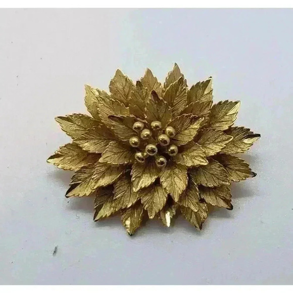 Vintage Coro Gold Brooch Flower Realistic Dimensional Textured Big RARE - Picture 3 of 5
